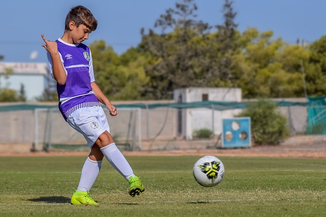 足協罰單！楊朝輝腳踢對手 停賽3場罰款3萬.